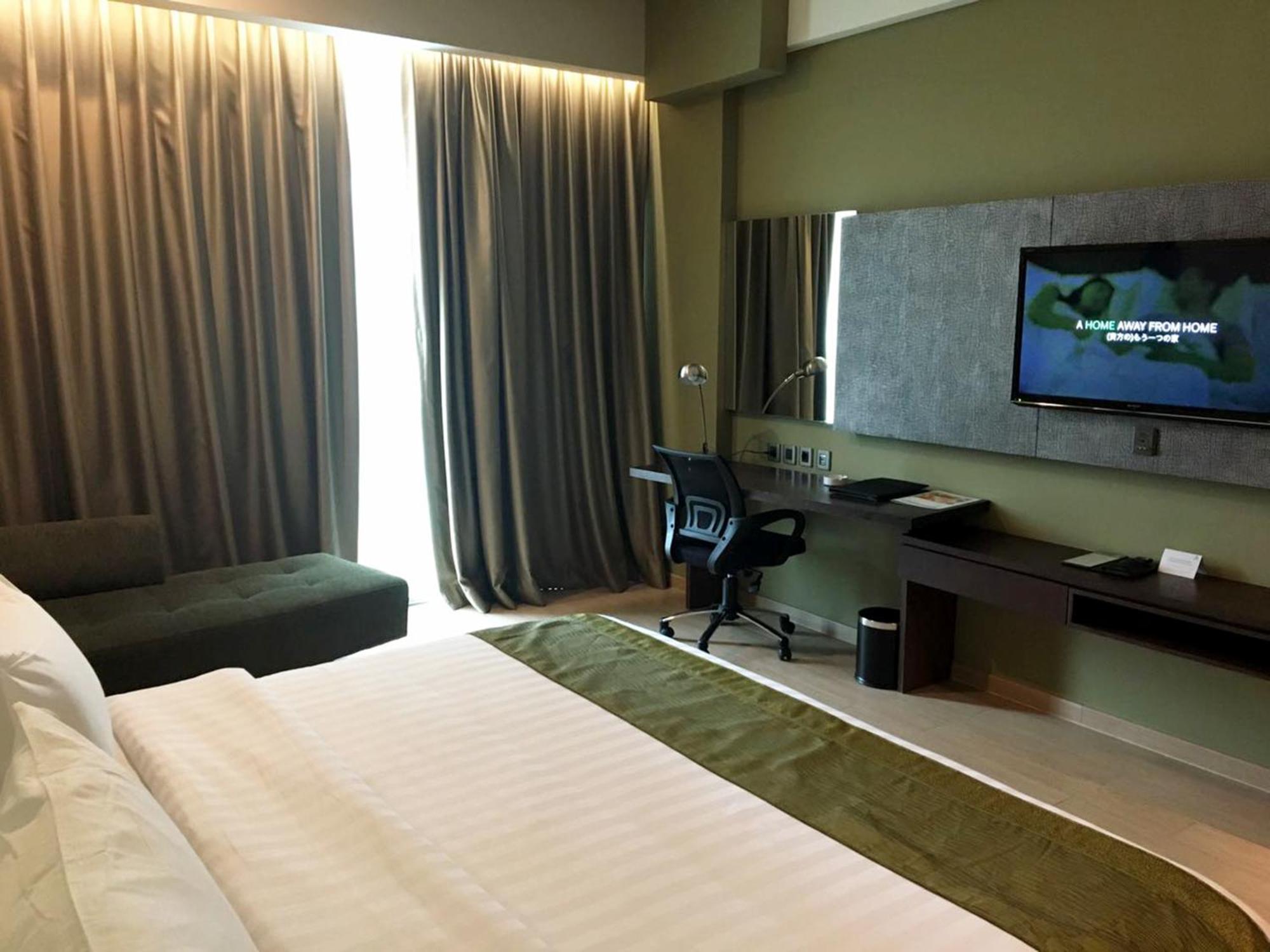 Holiday Inn Cikarang Jababeka By Ihg Exterior photo